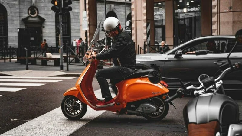 5 motivos para não andar de moto com tênis