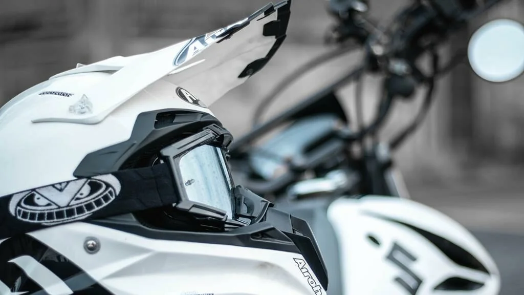 Capacete para motocross pode ser usado na rua?, Mobilidade Estadão