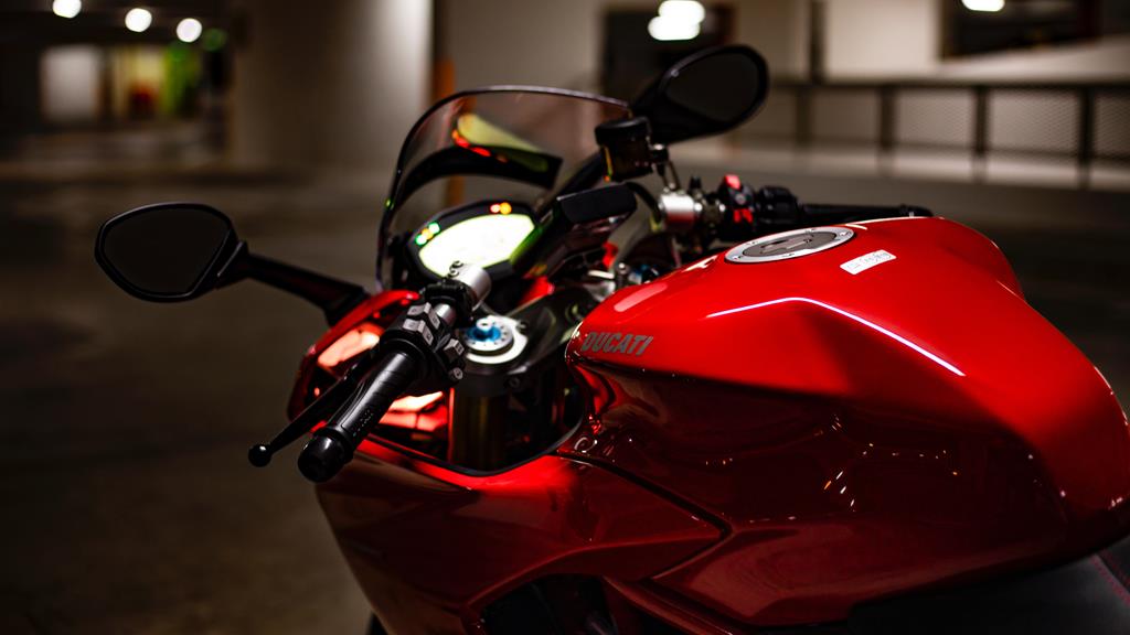Moto vermelha da Ducati