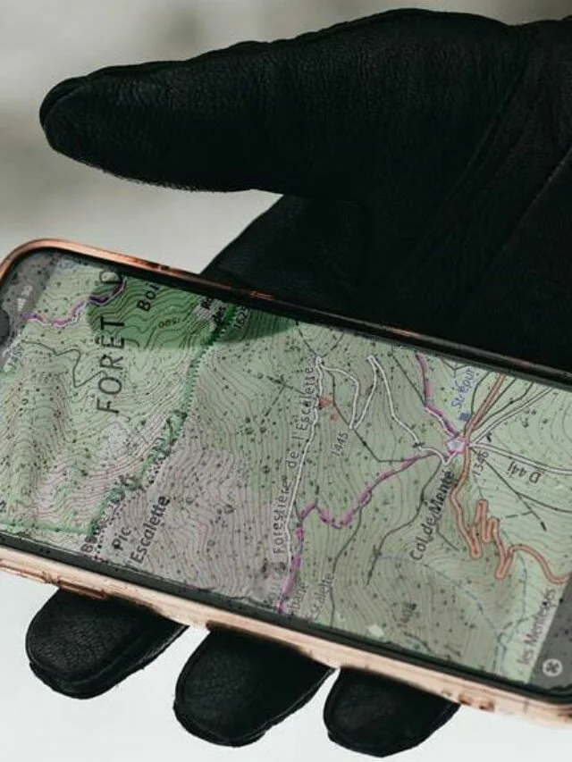 Como mexer no celular usando luvas de motoqueiro?